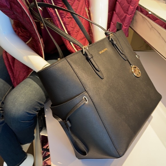 Michael Kors Gilly Travel Large Drawstring Tote - Picture 2 of 16